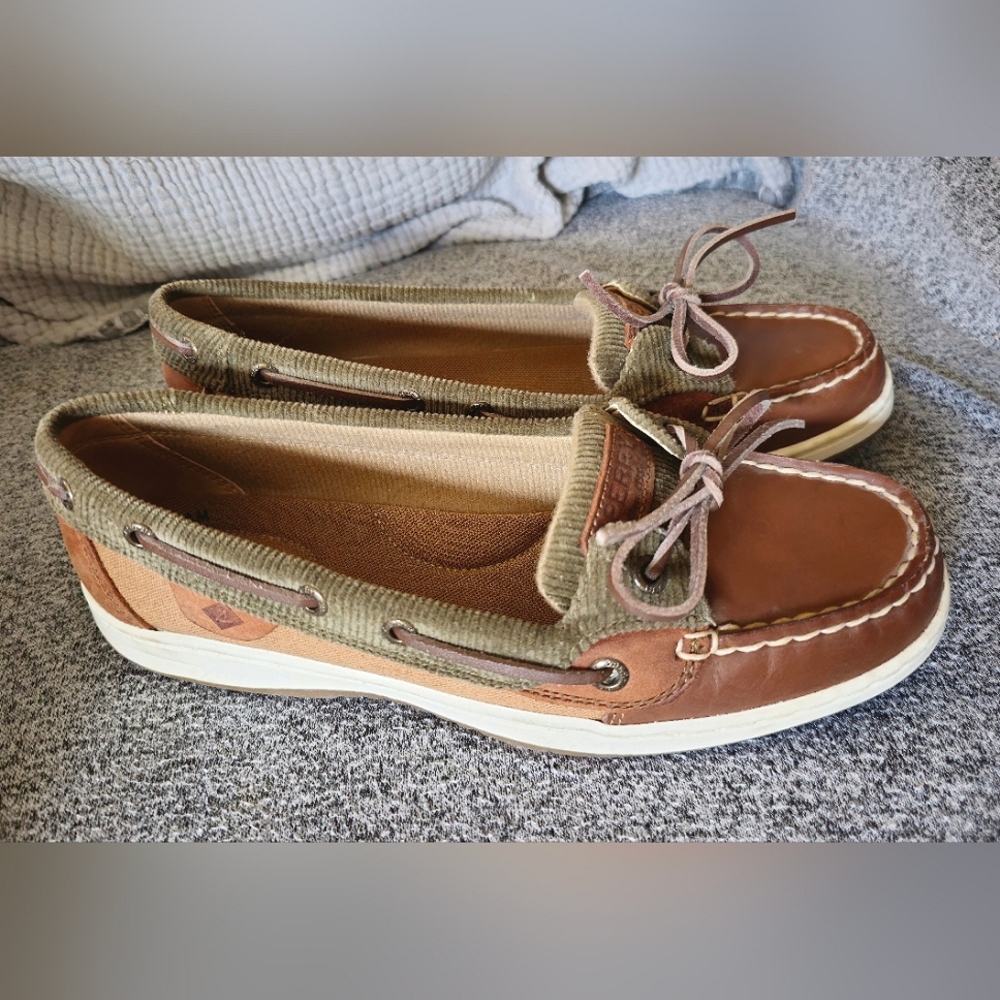 Sperry boat shoes